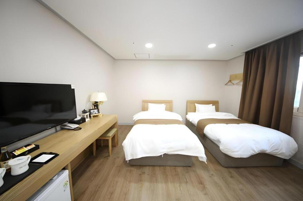 Hotel Aroha Jeju Seogwipo Exterior foto